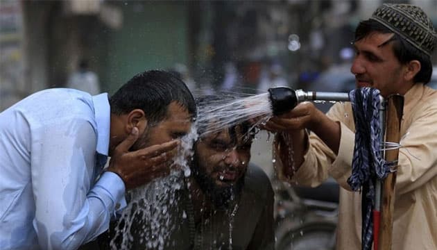 তীব্র গরমে পাকিস্তানে ছয় দিনে ৫৬৮ জনের মৃত্যু
