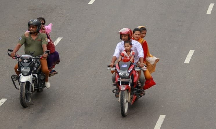মোটরসাইকেলে আরোহী বহন করা যাবে না