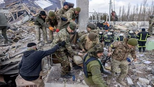 রুশ হামলায় নিহত ৪০ ইউক্রেনীয় সেনা