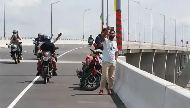 পদ্মা সেতুতে স্পিড গান-সিসিটিভি বসানোর পর মোটরসাইকেল চলাচলে সিদ্ধান্ত