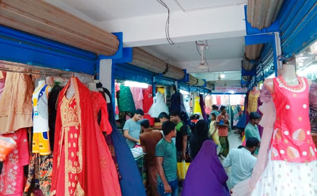 ঈদে ব্যবসার চাকা এখনো ঘুরেনি