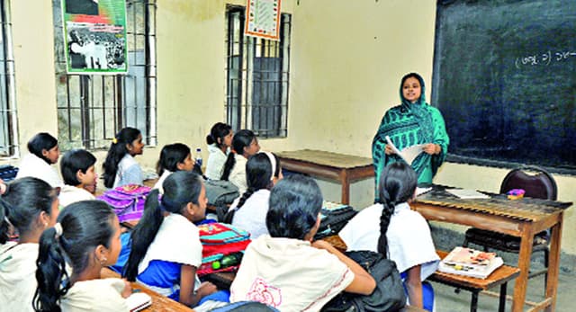কোরবানির পশু কেনা নিয়ে সংশয়ে বেসরকারি শিক্ষক-কর্মচারীরা