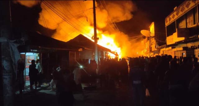 চট্টগ্রামে মার্কেটে ভয়াবহ আগুন, নিহত ৩