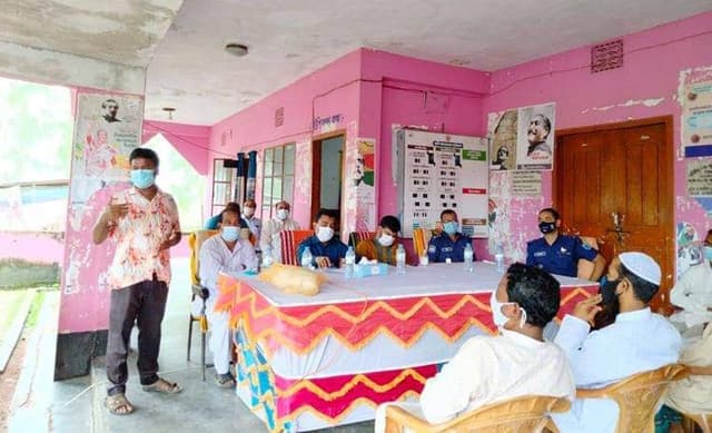 হাকিমপুরে করোনা প্রতিরোধ কমিটির সভা