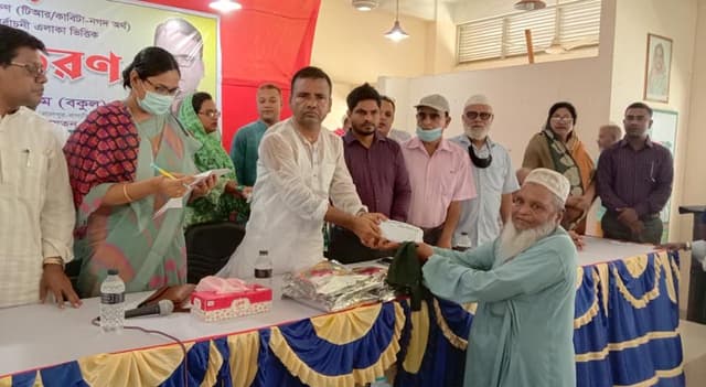 লালপুরে টিআর-কাবিটার নগদ অর্থ বিতরণ