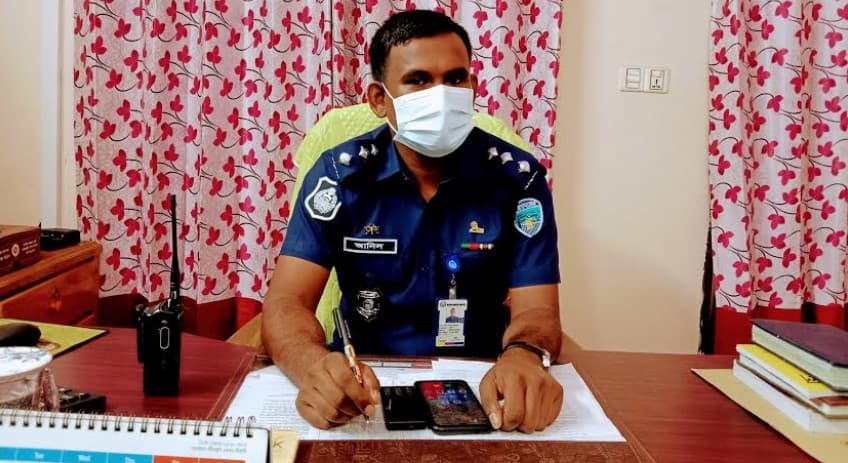 করোনা’র বিস্তার রোধে পুলিশ মানুষে'র সেবায় কাজ করছে, এএসপি আনিছুর