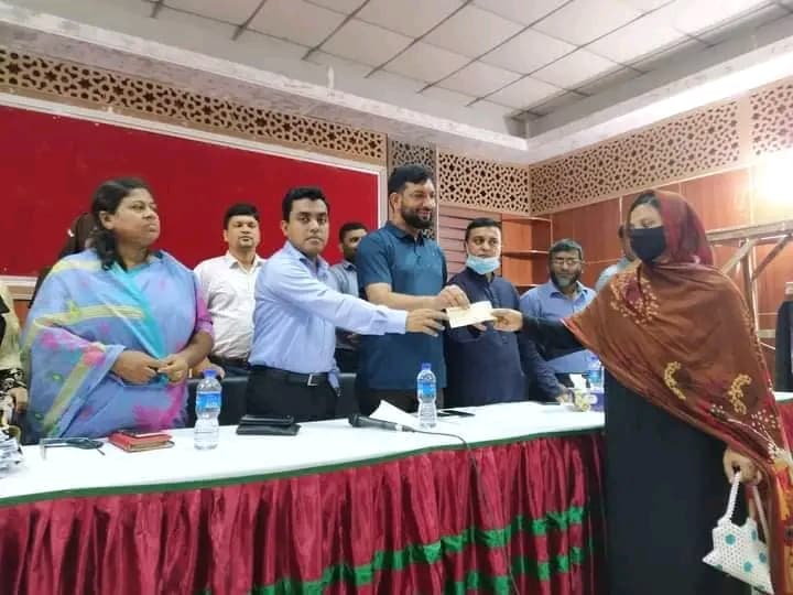 হিলিতে আইজিএ প্রকল্পের চেক বিতরন ও আলোচনা সভা অনুষ্ঠিত