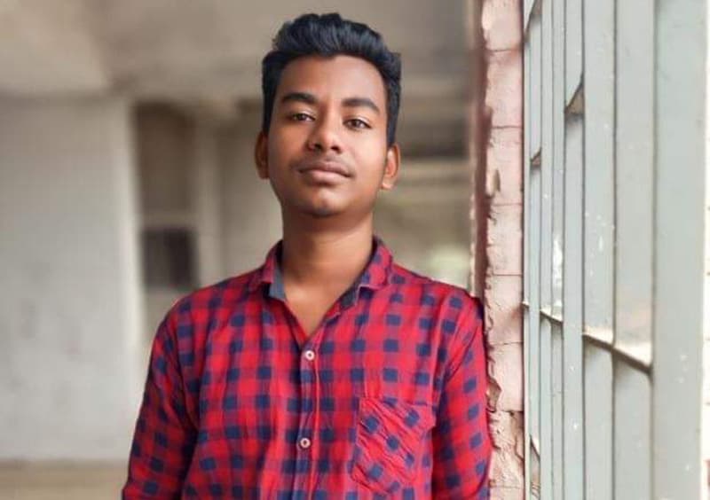 কুয়াকাটা সৈকতে গোসলে নেমে কিশোর নিখোঁজ