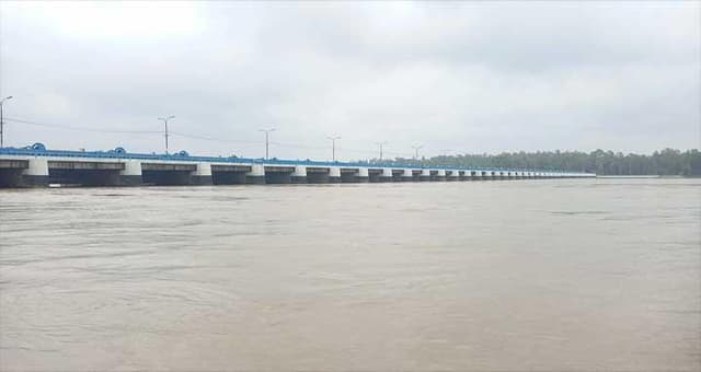 বাড়ছে তিস্তার পানি, ব্যারেজের সব জলকপাট খুলে দিলো কর্তৃপক্ষ