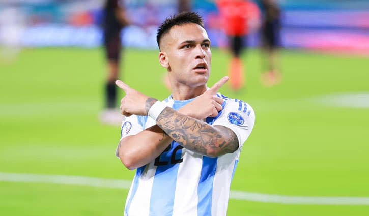 মার্টিনেজের জোড়া গোলে আর্জেন্টিনার জয়