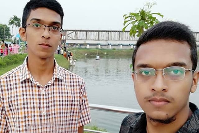 আবেগঘন স্ট্যাটাস আবরারের ছোট ভাইয়ের