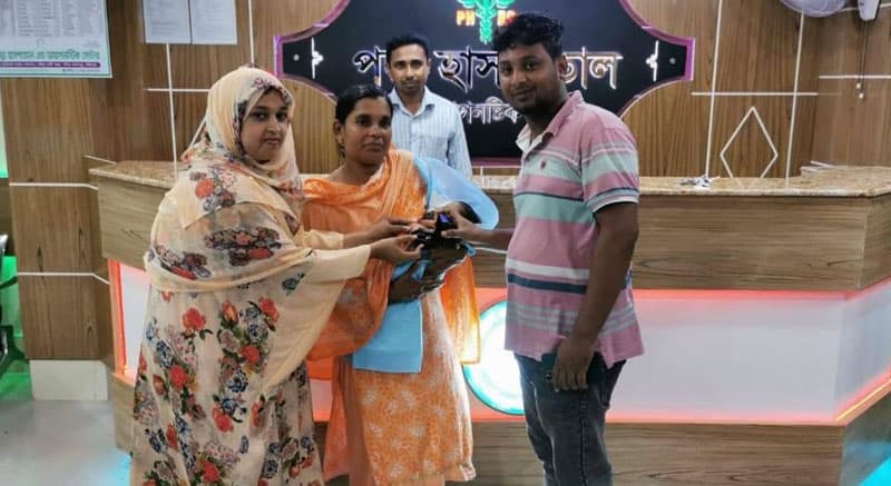 এবার পদ্মাকে কানের দুল উপহার