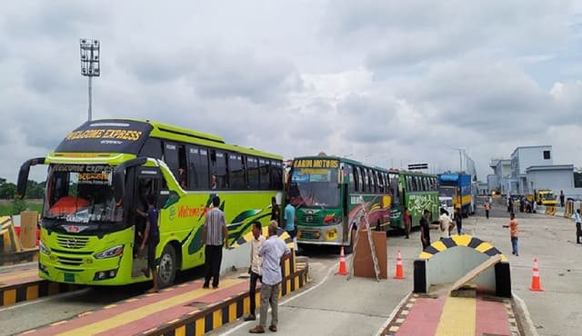 বঙ্গবন্ধু এক্সপ্রেসওয়েতে ৪ কিলোমিটার যানজট