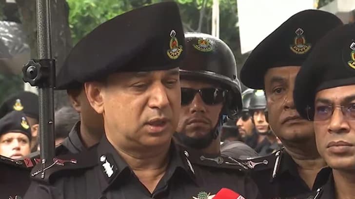 সামাজিক যোগাযোগমাধ্যমে জঙ্গিরা তৎপর: র‍্যাব ডিজি