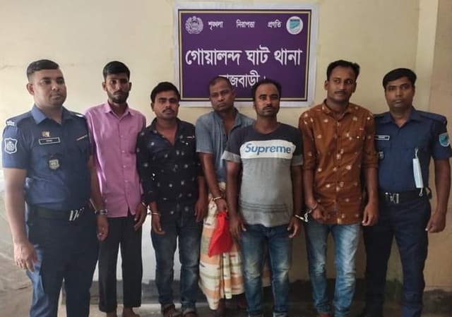 গোয়ালন্দে পুলিশের অভিযানে বিভিন্ন মামলার ৫ আসামী গ্রেফতার