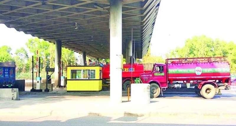 বঙ্গবন্ধু সেতুর উপর পিকআপের সংঘ‌র্ষে চালক নিহত