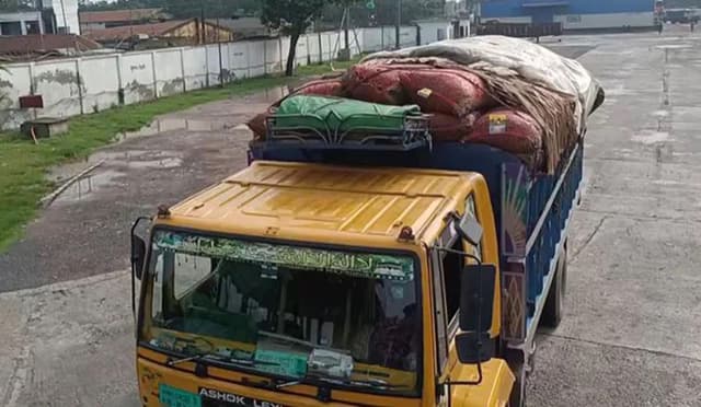 দেশে এলো ৩৬ টন কাঁচা মরিচ, আগামীকাল আরও আসবে