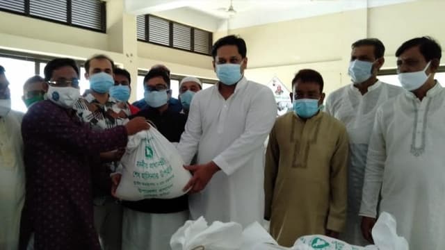 লকডাউনে ঘরবন্দী কর্মহীন শ্রমজীবি ও দরিদ্রদের প্রধানমন্ত্রীর উপহার