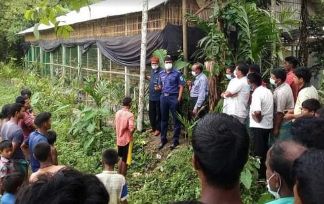 নিজের তৈরি শেয়াল মারার ফাঁদে জীবন গেল পোল্ট্রি ব্যবসায়ীর!