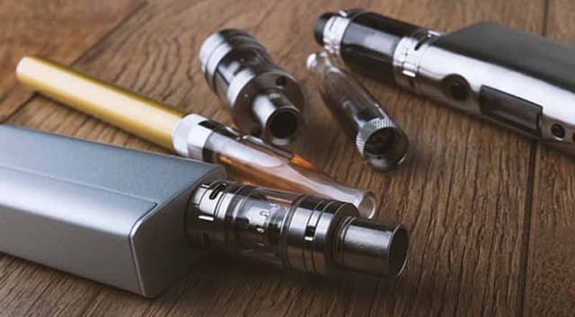 তরুণ সমাজের জন্য নতুন হুমকি ই-সিগারেট