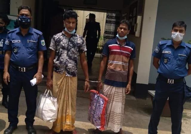 সাপাহারে ৩০০ পিস টাপেন্টা ট্যাবলেট সহ, আটক ২