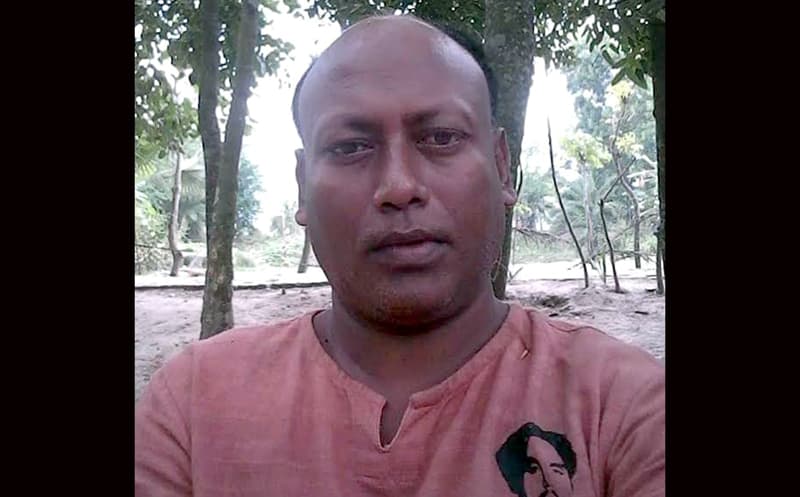 মেম্বরের বিরুদ্ধে সাদা ষ্ট্যাম্পে জোরপুর্বক স্বাক্ষর নেয়ার অভিযোগ