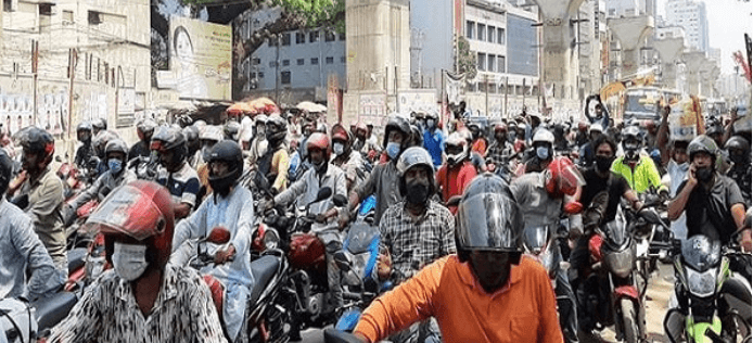 মোটরসাইকেলে বিধিনিষেধে ‘ষড়যন্ত্র’ দেখছেন চালক-যাত্রীরা