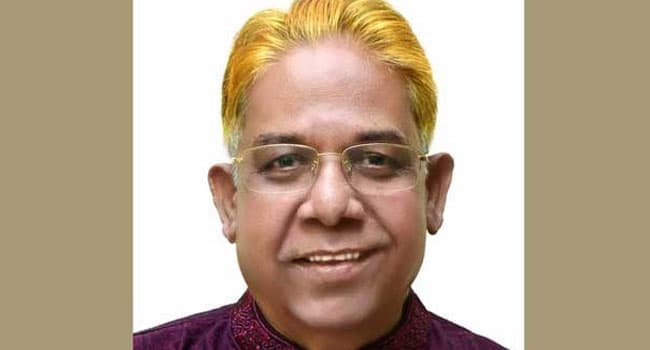 শপথ নিলেন কুমিল্লা সিটির মেয়র রিফাত