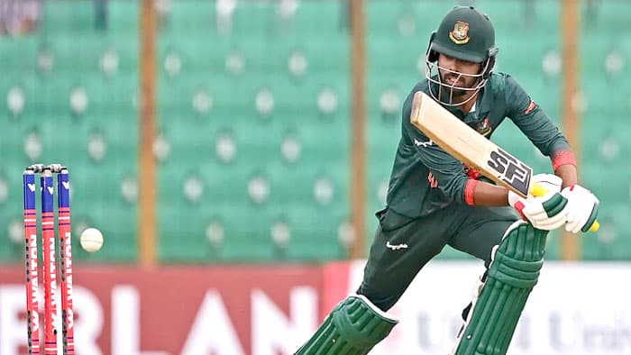 খেলা শুরু, কেটে নেওয়া হলো ৭ ওভার