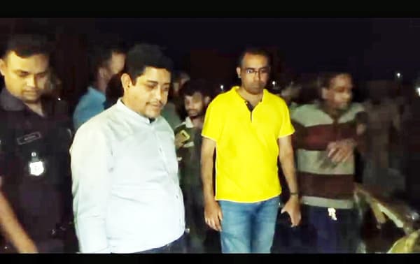 কলাপাড়ায় যাত্রীবাহী বাস থেকে  ইলিশসহ ২৭ মন সামুদ্রিক মাছ জব্দ