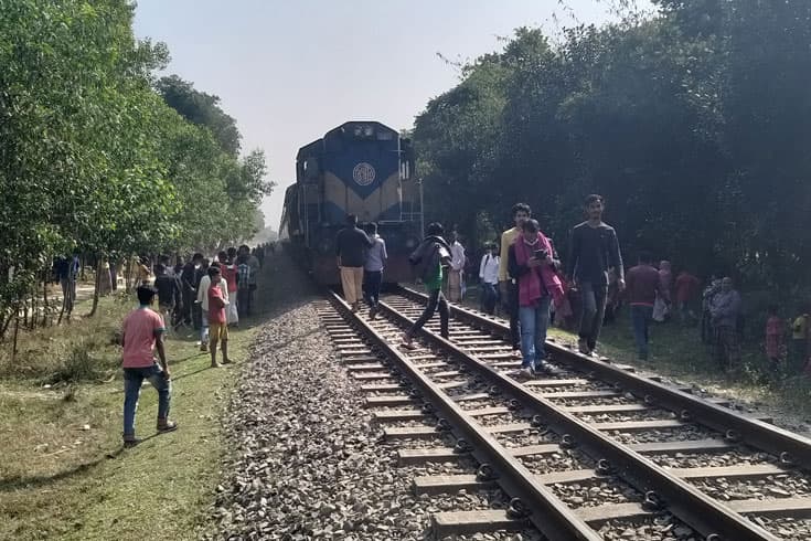 ট্রেনে কাটা পড়ে ২ ভাই নিহত