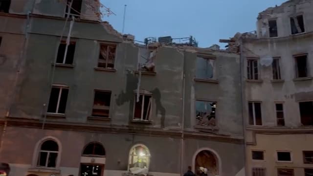 ইউক্রেনের লভিভে রুশ ক্ষেপণাস্ত্র হামলায় নিহত ৩