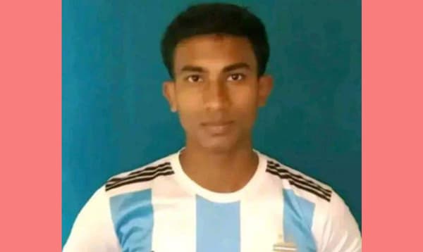 ছাত্রীর মাকে নিয়ে পালালেন গৃহশিক্ষক! বিপাকে স্বামী