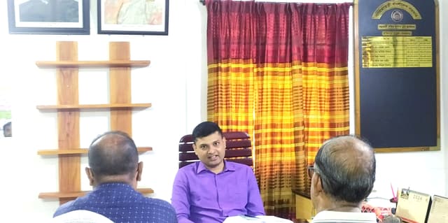 হাকিমপুরে সাংবাদিকদের সাথে নবাগত সার্কেল এএসপি'র মতবিনিময়