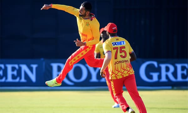 বিশ্বচ্যাম্পিয়ন হওয়ার মাস না যেতেই ভারতকে হারাল জিম্বাবুয়ে