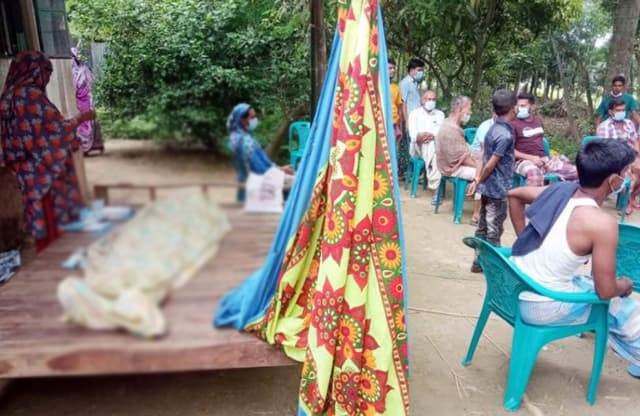 উঠানে বাবার লাশ: জমি ভাগাভাগি নিয়ে ব্যস্ত ৫ সন্তান
