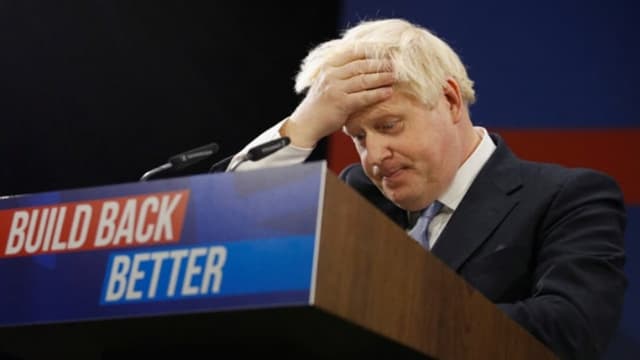 যে পাঁচ কারণে বরিসের পতন