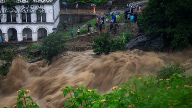 নেপালে বন্যা-ভূমিধসে নিহত অন্তত ১১