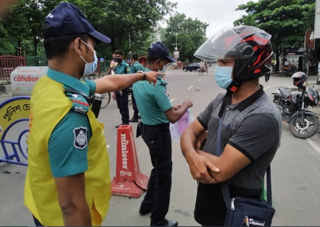 ৮ম দিনে রাজধানীতে গ্রেফতার ১০৭৭; জরিমানা সাড়ে ৩৭ লাখ