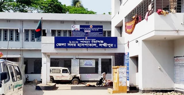 লক্ষ্মীপুরে বাসচাপায় নানা-নাতনি নিহত