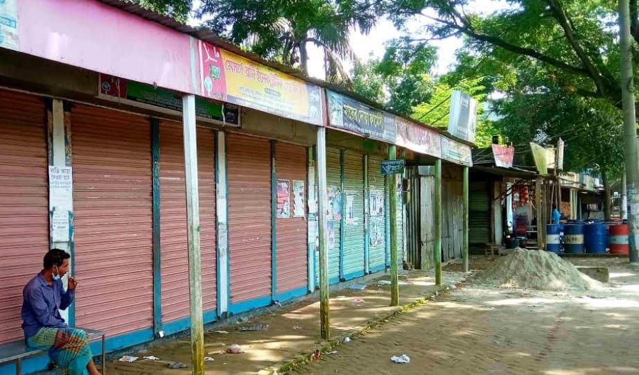 দিশেহারা নিম্ন আয়ের শ্রমজীবী মানুষ, ক্ষুদ্রব্যবসায়ীরা