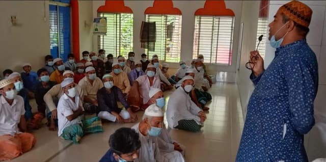 গোয়ালন্দে সচেতনতা তৈরিতে মসজিদে পুলিশের প্রচারণা