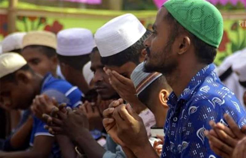 ঈদের নামাজের মোনাজাতে দেশে ফেরার আকুতি রোহিঙ্গাদের