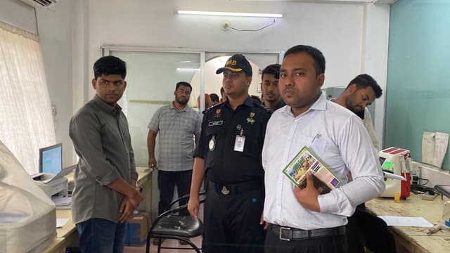 নোয়াখালীতে তিন হাসপাতালে পাঁচ লক্ষ টাকা জরিমানা