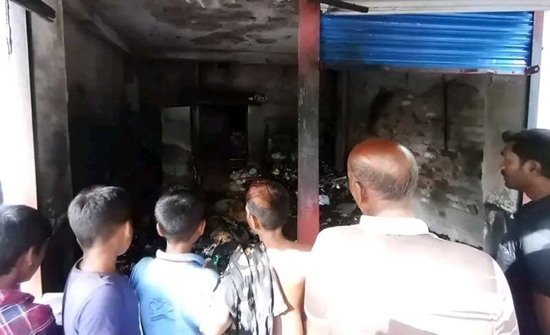 দুর্বৃত্তের আগুনে পুড়লো প্রতিবন্ধী ব্যবসায়ীর স্বপ্ন