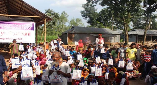 ভূরুঙ্গামারীতে যাকাত ফাউন্ডেশন অব আমেরিকার উদ্যোগে মাংস বিতরণ