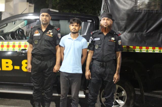 মাদারীপুরে হাত-পা বেঁধে কিশোরীকে ধর্ষণের ঘটনায় অভিযুক্ত গ্রেপ্তার