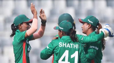 ভারতের মেয়েদের ১০০ রানের আগেই আটকে দিলো বাংলাদেশ