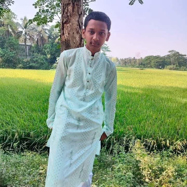 ফুটবলে কিক মারায়, সপ্তম শ্রেণির ছাত্রকে পিটিয়ে হত্যা