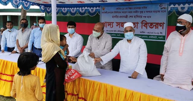 ধামইরহাটে করোনায় ক্ষতিগ্রস্থ ১২ সহস্রাধিক পরিবারে মানবিক সহায়তা